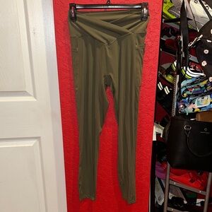 Halara softly zero 7/8 leggings